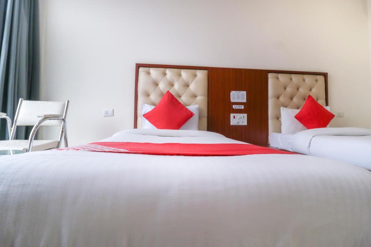 Hotel Oyo Flagship 69860 Mastana Palace Waranasi Zewnętrze zdjęcie