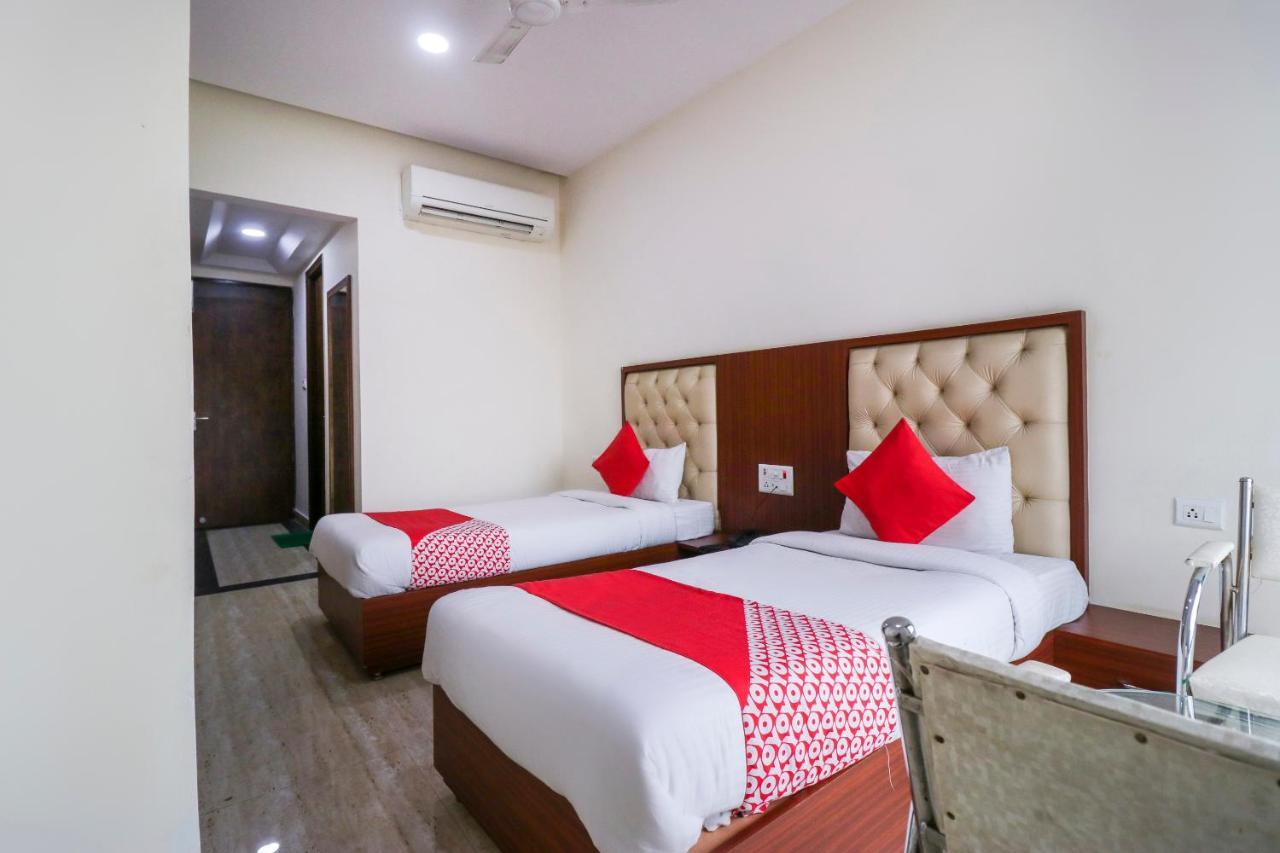 Hotel Oyo Flagship 69860 Mastana Palace Waranasi Zewnętrze zdjęcie